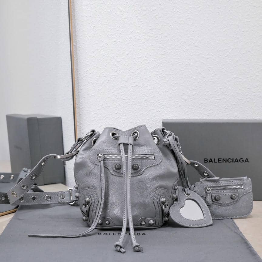 1 Bucket Bag-2